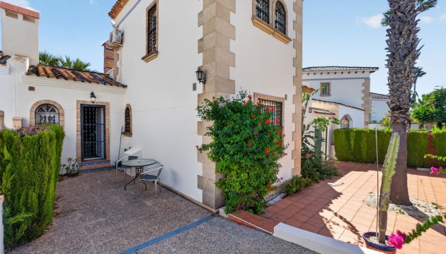 Videresalg - Detached Villa - Orihuela Costa - Villamartín