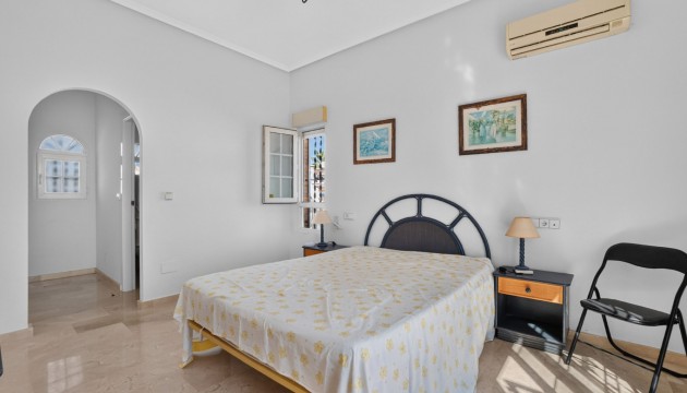 Videresalg - Detached Villa - Orihuela Costa - Villamartín