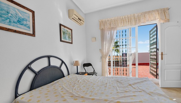Videresalg - Detached Villa - Orihuela Costa - Villamartín