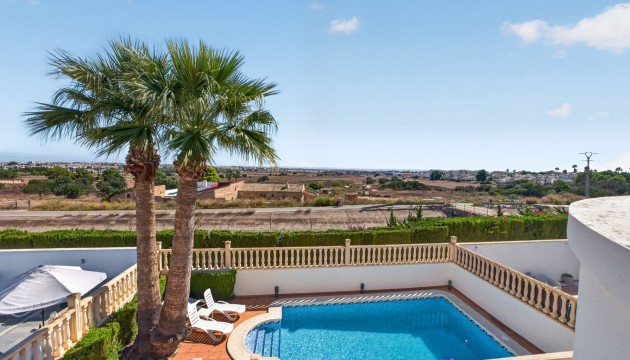 Videresalg - Detached Villa - Orihuela Costa - Villamartín