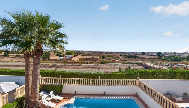 Videresalg - Detached Villa - Orihuela Costa - Villamartín