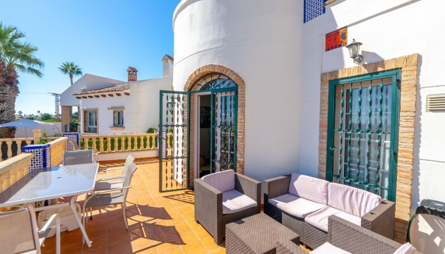 Videresalg - Detached Villa - Orihuela Costa - Villamartín