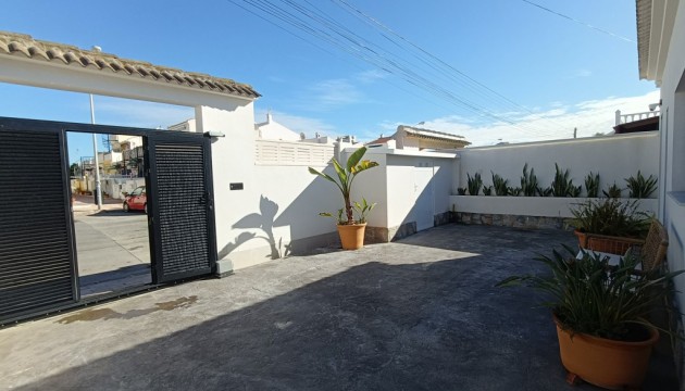 Videresalg - Detached Villa - Torrevieja - El chaparral