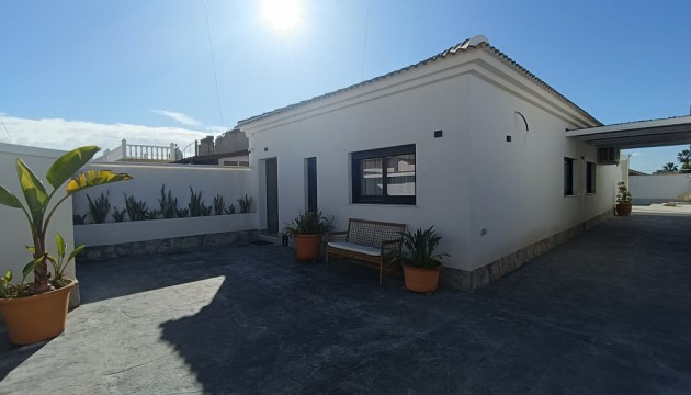 Videresalg - Detached Villa - Torrevieja - El chaparral