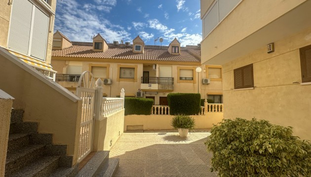 Wiederverkauf - Apartment - Orihuela Costa - La Zenia