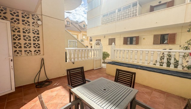 Wiederverkauf - Apartment - Orihuela Costa - La Zenia