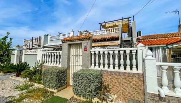 Resale - Bungalow - Torrevieja - La Siesta - El Salado -  Torreta