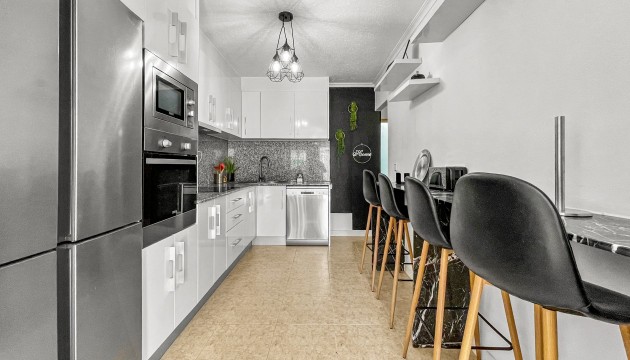 Resale - Bungalow - Torrevieja - La Siesta - El Salado -  Torreta