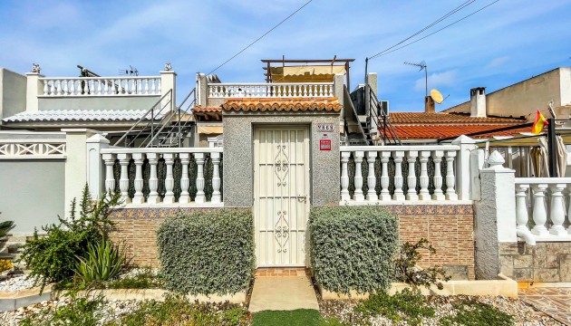 Resale - Bungalow - Torrevieja - La Siesta - El Salado -  Torreta