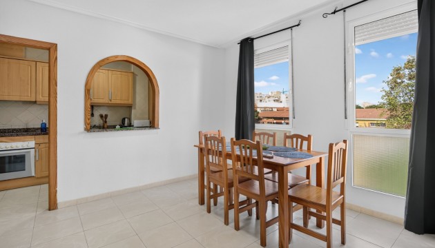 Wiederverkauf - Apartment - Torrevieja - Calle María Gil Vallejos