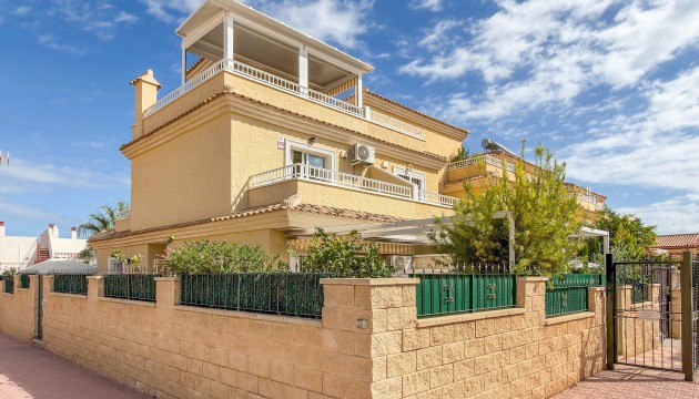 Resale - Townhouse - Orihuela Costa - Punta Prima