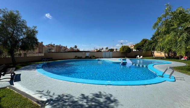 Odsprzedaż - Apartment - Orihuela Costa - Los Almendros-La Florida