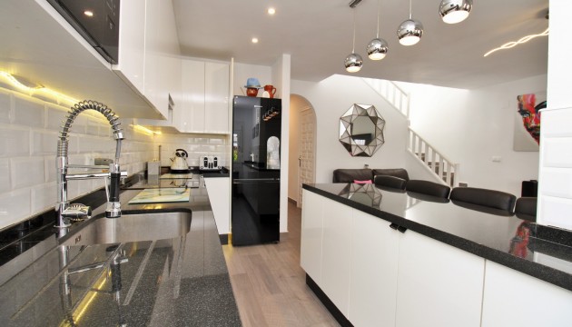 Перепродажа - Таунхаус - Orihuela Costa - Villamartín