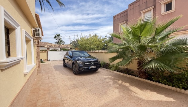 Odsprzedaż - Detached Villa - Orihuela Costa - Cabo Roig