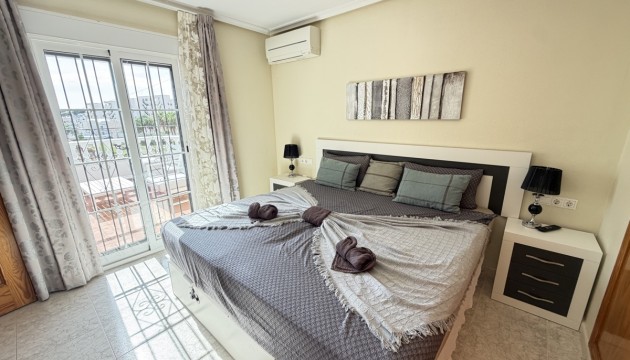 Odsprzedaż - Detached Villa - Orihuela Costa - Villamartín