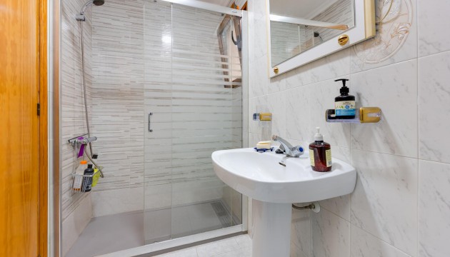 Odsprzedaż - Apartment - Torrevieja - Playa del Cura