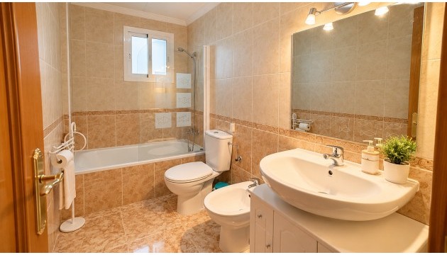 Odsprzedaż - Bungalow - Orihuela Costa - Punta Prima