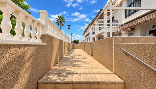 Odsprzedaż - Bungalow - Orihuela Costa - Punta Prima