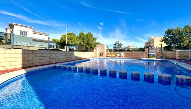 Odsprzedaż - Bungalow - Orihuela Costa - Lomas de Don Juan