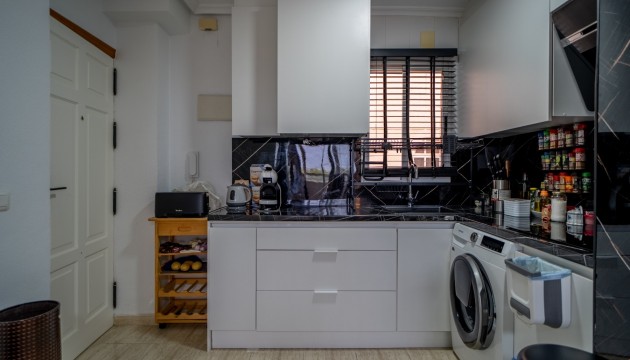 Odsprzedaż - Apartment - Torrevieja - La Siesta - El Salado -  Torreta