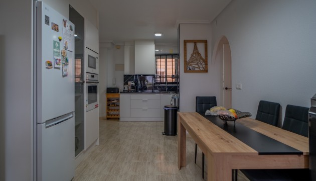 Odsprzedaż - Apartment - Torrevieja - La Siesta - El Salado -  Torreta