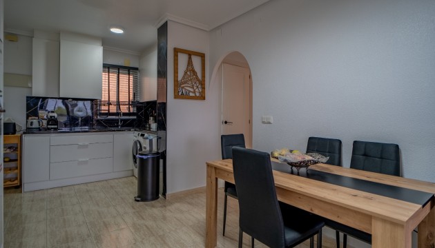 Odsprzedaż - Apartment - Torrevieja - La Siesta - El Salado -  Torreta