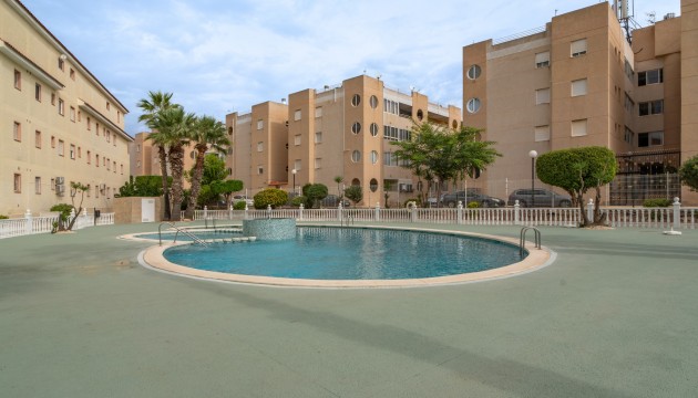 Odsprzedaż - Apartment - Torrevieja - La Siesta - El Salado -  Torreta