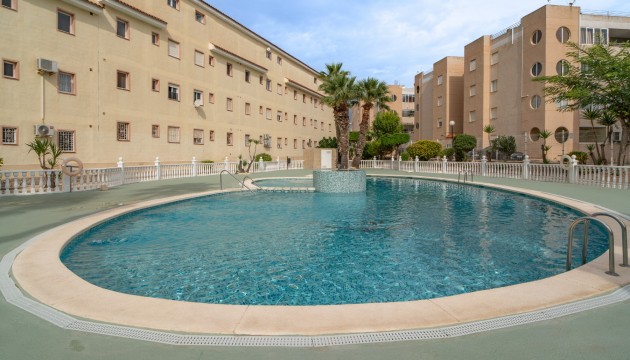 Odsprzedaż - Apartment - Torrevieja - La Siesta - El Salado -  Torreta