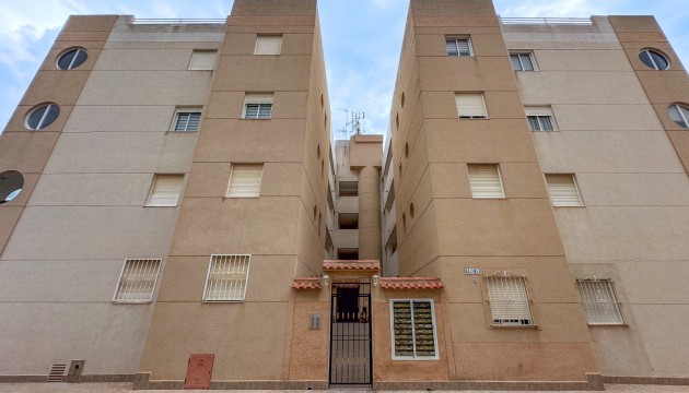 Odsprzedaż - Apartment - Torrevieja - La Siesta - El Salado -  Torreta