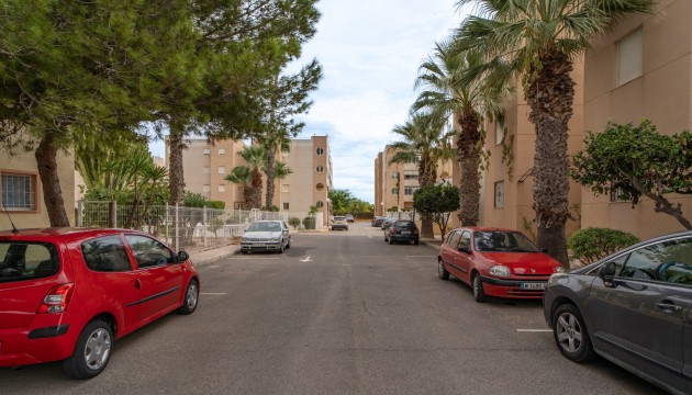 Odsprzedaż - Apartment - Torrevieja - La Siesta - El Salado -  Torreta