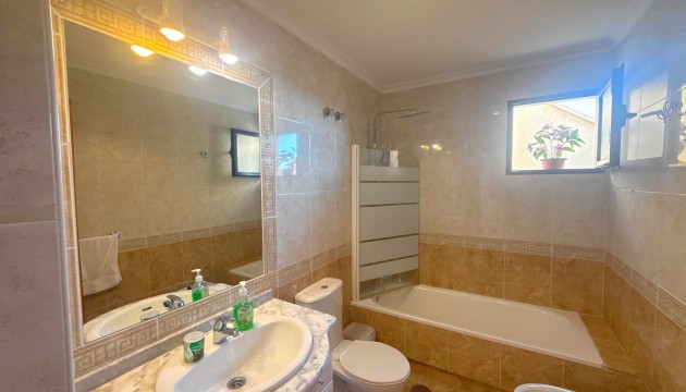 Odsprzedaż - Apartment - Orihuela Costa - Cabo Roig