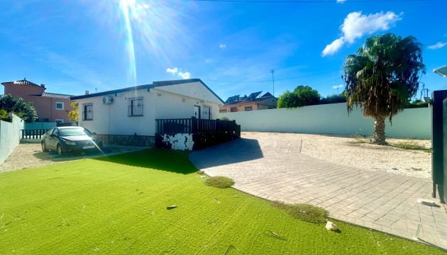 Videresalg - Detached Villa - Pilar de la Horadada - Pinar de Campoverde