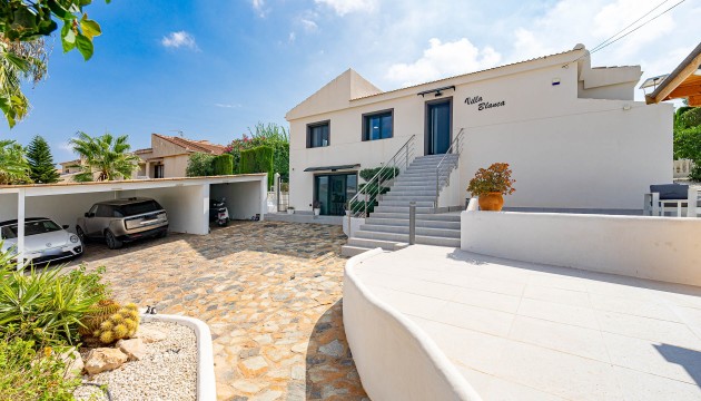 Videresalg - Detached Villa - Orihuela Costa - Villamartín