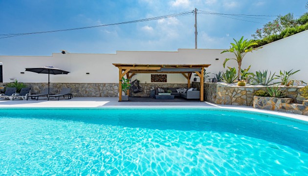 Videresalg - Detached Villa - Orihuela Costa - Villamartín