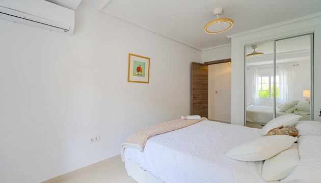Videresalg - Detached Villa - Orihuela Costa - Villamartín