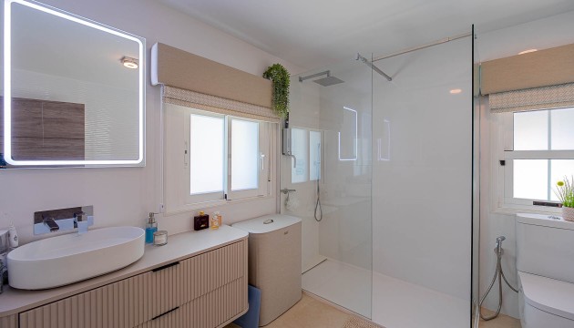 Videresalg - Detached Villa - Orihuela Costa - Villamartín