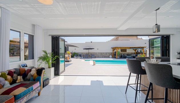 Videresalg - Detached Villa - Orihuela Costa - Villamartín