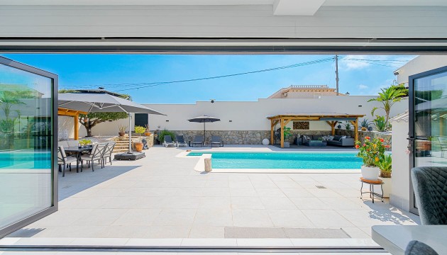 Videresalg - Detached Villa - Orihuela Costa - Villamartín
