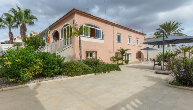 Resale - Semi Detached Villa - Orihuela Costa - Punta Prima