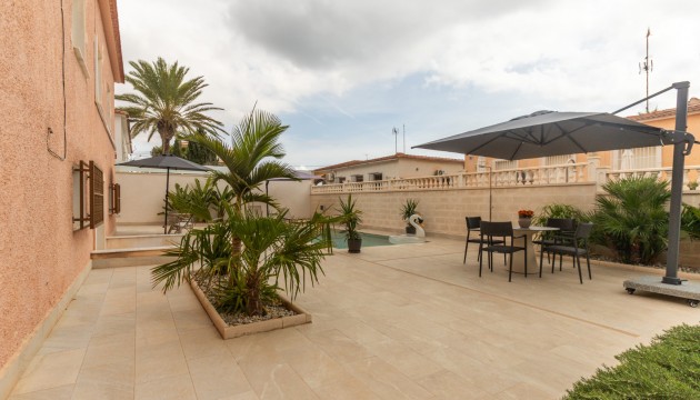 Resale - Semi Detached Villa - Orihuela Costa - Punta Prima