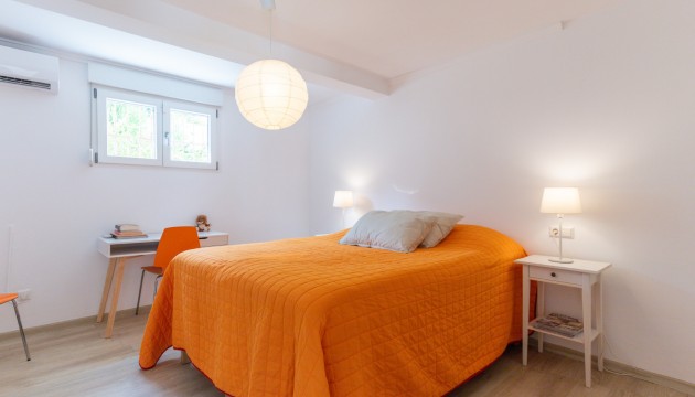 Resale - Semi Detached Villa - Orihuela Costa - Punta Prima
