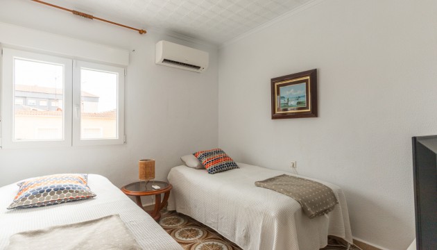 Resale - Semi Detached Villa - Orihuela Costa - Punta Prima