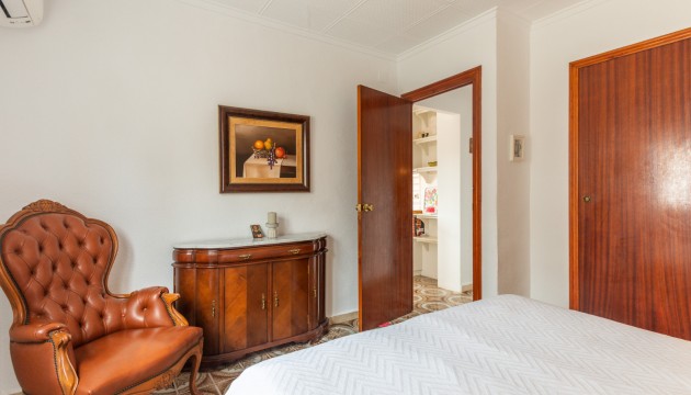 Resale - Semi Detached Villa - Orihuela Costa - Punta Prima
