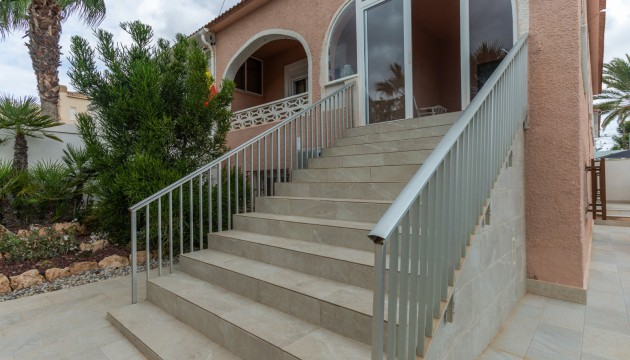 Resale - Semi Detached Villa - Orihuela Costa - Punta Prima