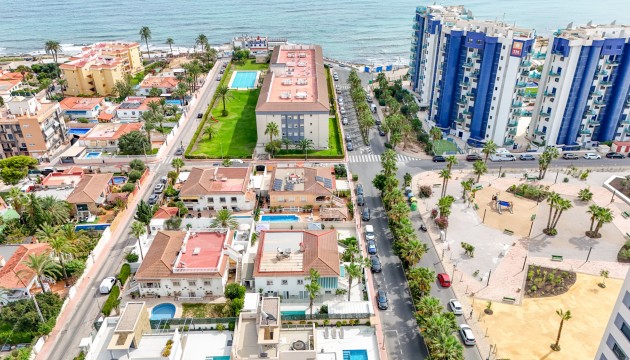 Resale - Semi Detached Villa - Orihuela Costa - Punta Prima