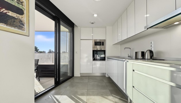 Resale - Apartment - Orihuela Costa - Campoamor