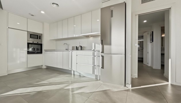 Resale - Apartment - Orihuela Costa - Campoamor
