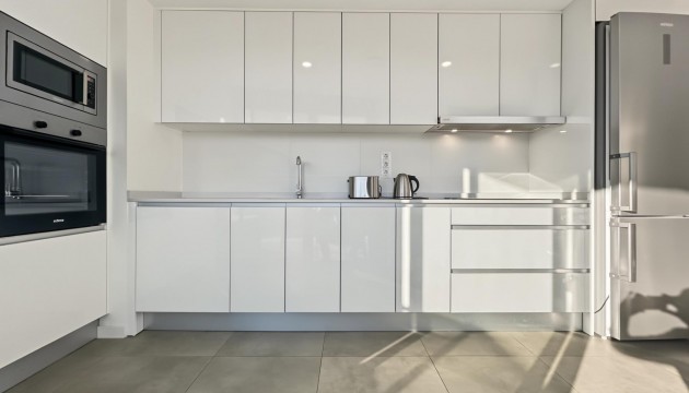 Resale - Apartment - Orihuela Costa - Campoamor