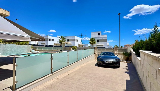 Reventa - Chalet Independiente - San Miguel de Salinas