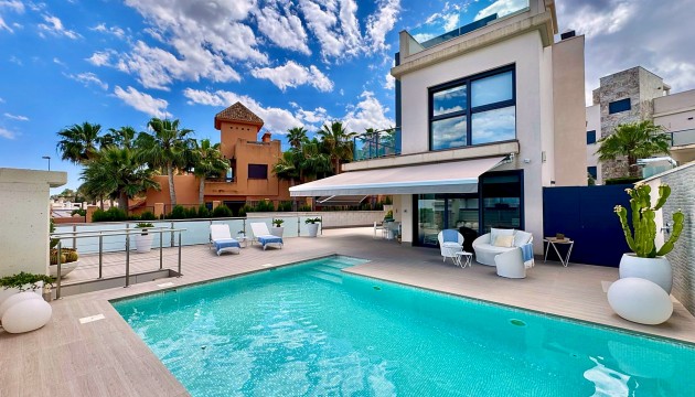 Reventa - Chalet Independiente - San Miguel de Salinas